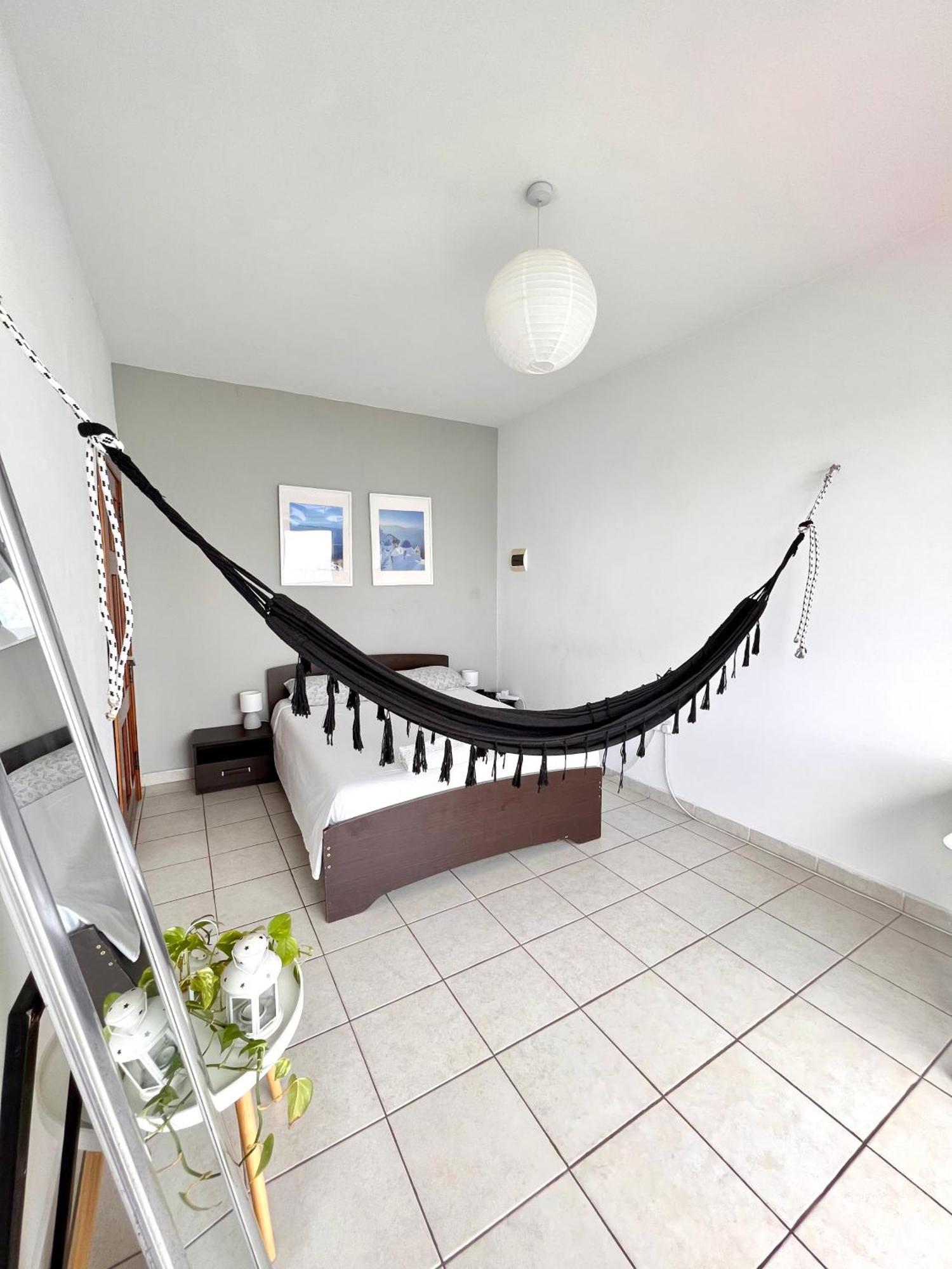 F8 1 Seaview Room, Living And Bathroom Shared , Stjulians San Julián Exterior foto